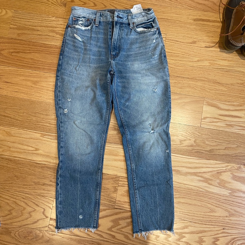 A&F Mom Jean 27R